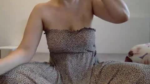Snapshot of natural_beauty201 chatting on 10-25-25, 09:39 Penelopa369 online show from 10-25-25, 09:39