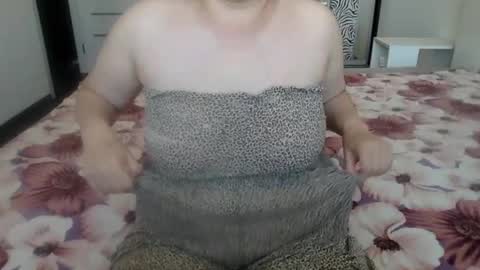 Snapshot of natural_beauty201 chatting on 06-28-26, 10:32 Penelopa369 online show from 06-28-26, 10:32