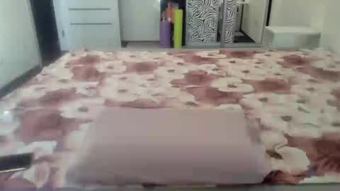 Snapshot of natural_beauty201 chatting on 07-09-26, 02:59 Penelopa369 online show from 07-09-26, 02:59