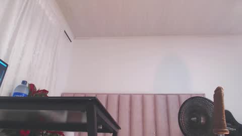 Snapshot of natural_bigass_nina chatting on 02-14-26, 07:21 Sophia online show from 02-14-26, 07:21