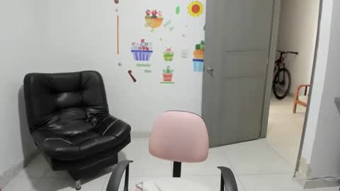 Snapshot of naturalsexlatin chatting on 02-10-25, 02:59 Andrea online show from 02-10-25, 02:59