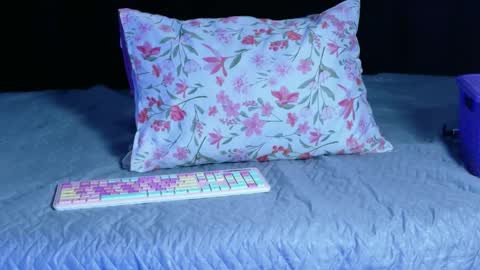 Gwen  online show from 04-13-26, 07:52