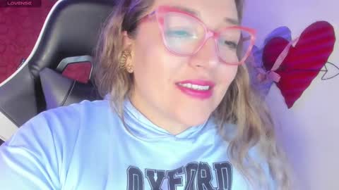 Snapshot of naty__mature_ chatting on 02-17-25, 12:32 Nataly online show from 02-17-25, 12:32