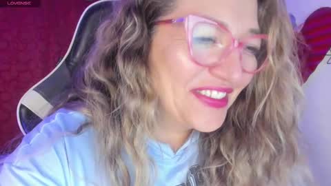 Snapshot of naty__mature_ chatting on 02-17-25, 03:36 Nataly online show from 02-17-25, 03:36