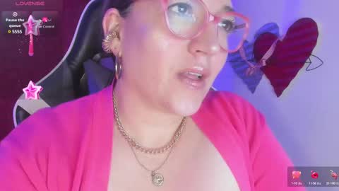 Snapshot of naty__mature_ chatting on 02-24-25, 02:08 Nataly online show from 02-24-25, 02:08