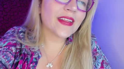 Snapshot of naty__mature_ chatting on 09-16-25, 11:17 Nataly online show from 09-16-25, 11:17