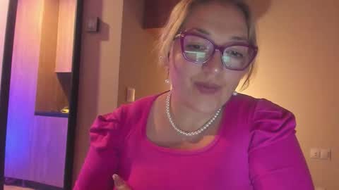 Snapshot of naty__mature_ chatting on 09-23-25, 02:03 Nataly online show from 09-23-25, 02:03