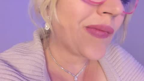 Snapshot of naty__mature_ chatting on 10-29-25, 05:47 Nataly online show from 10-29-25, 05:47