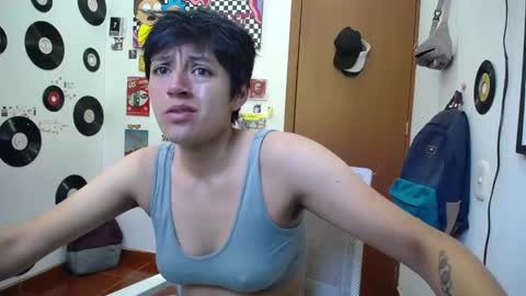 Snapshot of naty_lux19 chatting on 01-18-25, 05:04 Fernanda online show from 01-18-25, 05:04