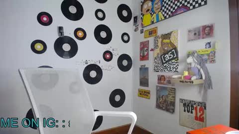 Snapshot of naty_lux19 chatting on 02-23-25, 12:51 Fernanda online show from 02-23-25, 12:51