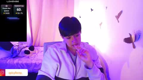 Snapshot of naty_lux19 chatting on 10-18-25, 09:32 Fernanda online show from 10-18-25, 09:32