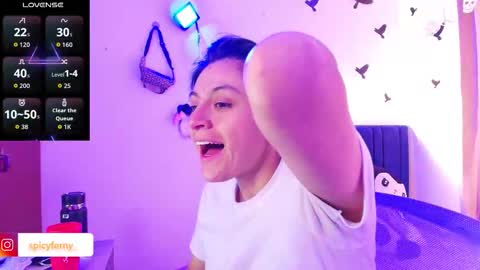 Snapshot of naty_lux19 chatting on 10-20-25, 08:48 Fernanda online show from 10-20-25, 08:48