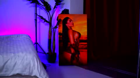 Snapshot of natydesiree chatting on 11-06-25, 10:16 Naty online show from 11-06-25, 10:16