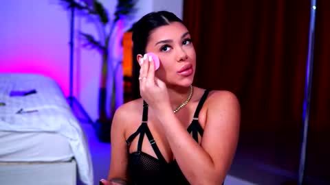 Snapshot of natydesiree chatting on 11-13-25, 10:25 Naty online show from 11-13-25, 10:25