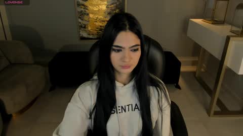 Snapshot of natyferrer chatting on 02-19-25, 10:34 Naty Ferrer online show from 02-19-25, 10:34