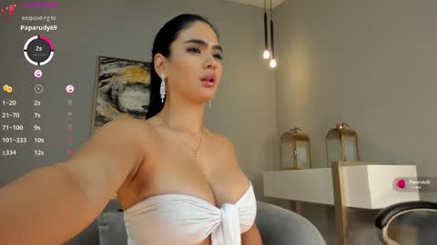 Snapshot of natyferrer chatting on 02-19-25, 01:39 Naty Ferrer online show from 02-19-25, 01:39