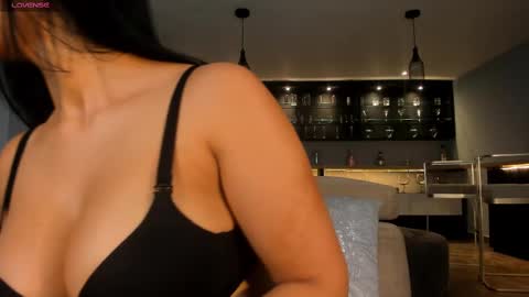 Snapshot of natyferrer chatting on 03-02-25, 10:45 Naty Ferrer online show from 03-02-25, 10:45