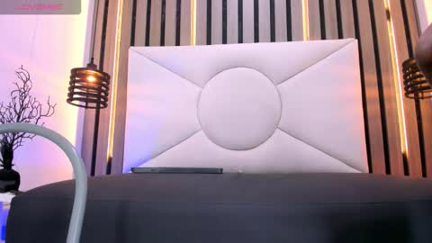 natzuki_ online show from 12-19-25, 11:28