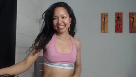 Snapshot of natzumi_mcqueen chatting on 03-08-25, 04:06 Stella Mcqueen online show from 03-08-25, 04:06