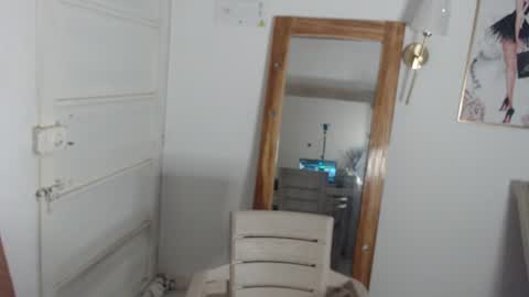 Snapshot of natzumi_mcqueen chatting on 07-19-26, 01:37 Stella Mcqueen online show from 07-19-26, 01:37
