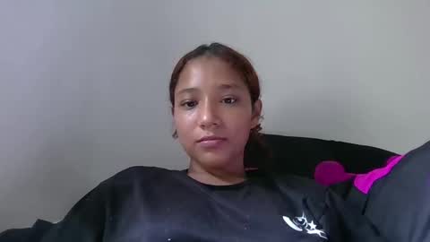 Snapshot of natzurit chatting on 11-29-25, 04:21 Natzu online show from 11-29-25, 04:21