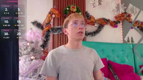 Christopher  Chris online show from 11-24-25, 01:11