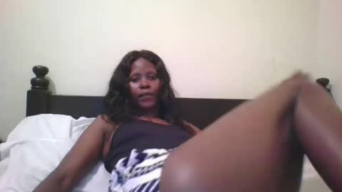 Snapshot of naughty_babe000 chatting on 12-06-24, 05:11 alisha online show from 12-06-24, 05:11
