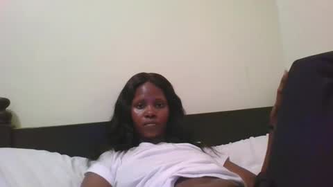 Snapshot of naughty_babe000 chatting on 12-19-24, 04:24 alisha online show from 12-19-24, 04:24