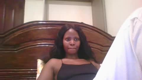 Snapshot of naughty_babe000 chatting on 01-11-25, 04:03 alisha online show from 01-11-25, 04:03