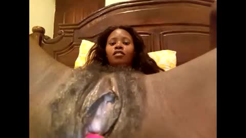 Snapshot of naughty_babe000 chatting on 01-24-25, 09:39 alisha online show from 01-24-25, 09:39