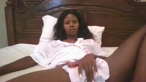 Snapshot of naughty_babe000 chatting on 09-29-25, 11:26 alisha online show from 09-29-25, 11:26