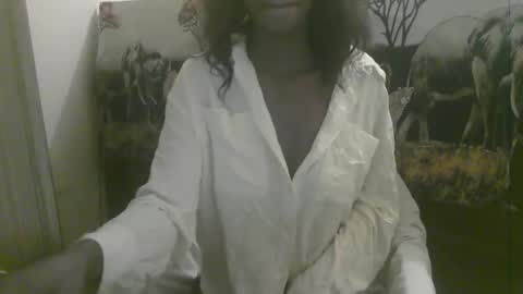 Snapshot of naughty_babe000 chatting on 05-04-26, 12:01 alisha online show from 05-04-26, 12:01