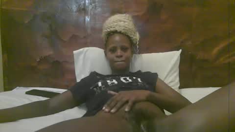 Snapshot of naughty_babe000 chatting on 05-18-26, 11:16 alisha online show from 05-18-26, 11:16