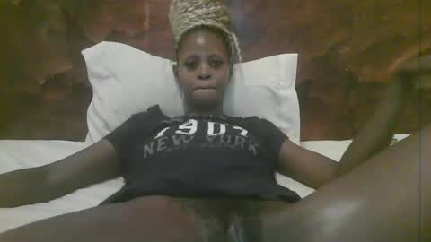 Snapshot of naughty_babe000 chatting on 05-26-26, 08:21 alisha online show from 05-26-26, 08:21