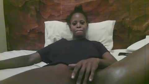 Snapshot of naughty_babe000 chatting on 06-07-26, 03:10 alisha online show from 06-07-26, 03:10
