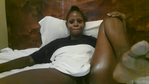 Snapshot of naughty_babe000 chatting on 06-09-26, 04:46 alisha online show from 06-09-26, 04:46