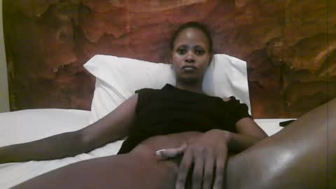 Snapshot of naughty_babe000 chatting on 07-22-26, 04:15 alisha online show from 07-22-26, 04:15