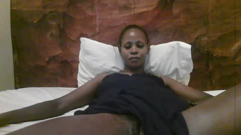 Snapshot of naughty_babe000 chatting on 07-31-26, 02:38 alisha online show from 07-31-26, 02:38