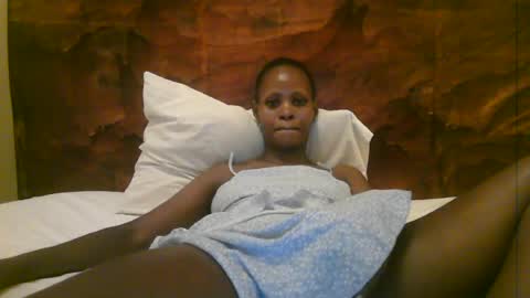 Snapshot of naughty_babe000 chatting on 08-06-26, 05:04 alisha online show from 08-06-26, 05:04