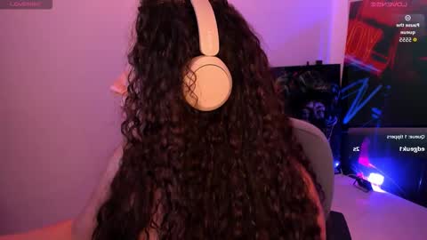 Snapshot of naughty_butt chatting on 12-03-25, 11:36 Megan online show from 12-03-25, 11:36