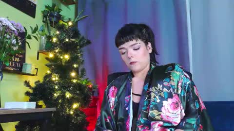 Em  please help me reach 100 thumbs up 3 online show from 01-06-26, 03:54