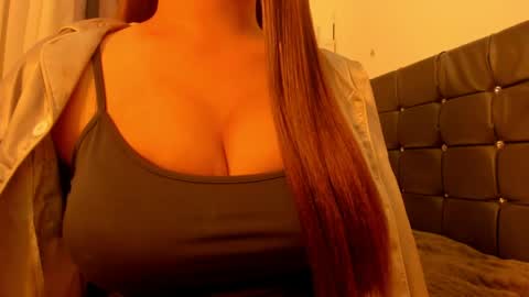 LEXY online show from 04-19-26, 01:54