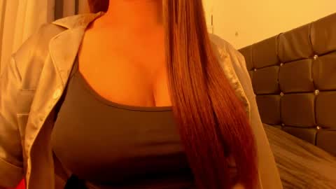 LEXY online show from 04-19-26, 06:10