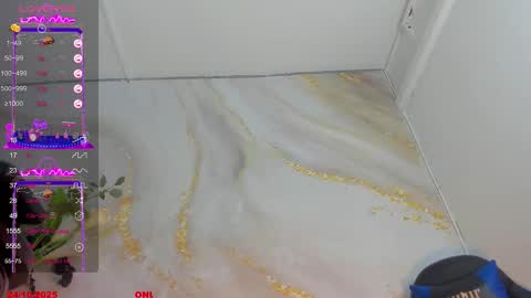 Snapshot of naughty_lizeth chatting on 10-24-25, 04:14 lizeth  online show from 10-24-25, 04:14