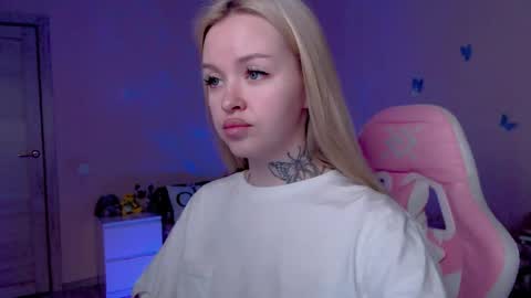 Mable online show from 04-28-26, 02:27