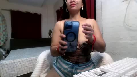 Snapshot of naughty_mariaxx chatting on 02-14-25, 12:47 Maria online show from 02-14-25, 12:47