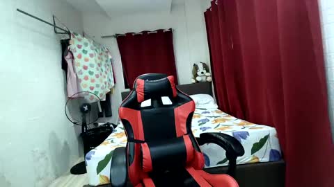 Snapshot of naughty_mariaxx chatting on 02-16-25, 09:26 Maria online show from 02-16-25, 09:26