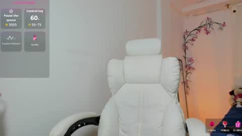 Lau    online show from 06-18-26, 12:22