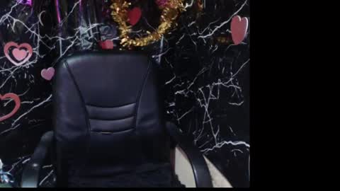 Snapshot of naughty_xxbunny chatting on 01-08-25, 04:55 beauty online show from 01-08-25, 04:55