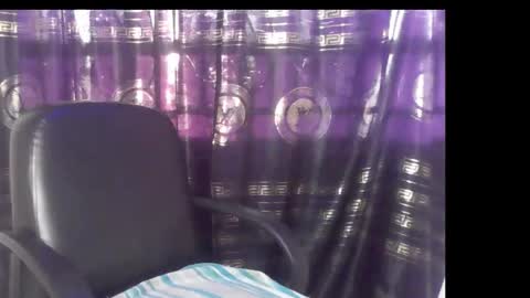 Snapshot of naughty_xxbunny chatting on 11-10-25, 06:23 beauty online show from 11-10-25, 06:23